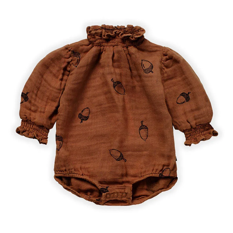 - Foldable and portable cat bagSproet and Sprout Chestnut Acorn Tencel Romper