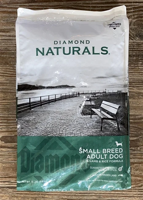  -Chicken-flavored dog foodDiamond Naturals Small Breed Adult Lamb & Rice Formula Dry Dog Food